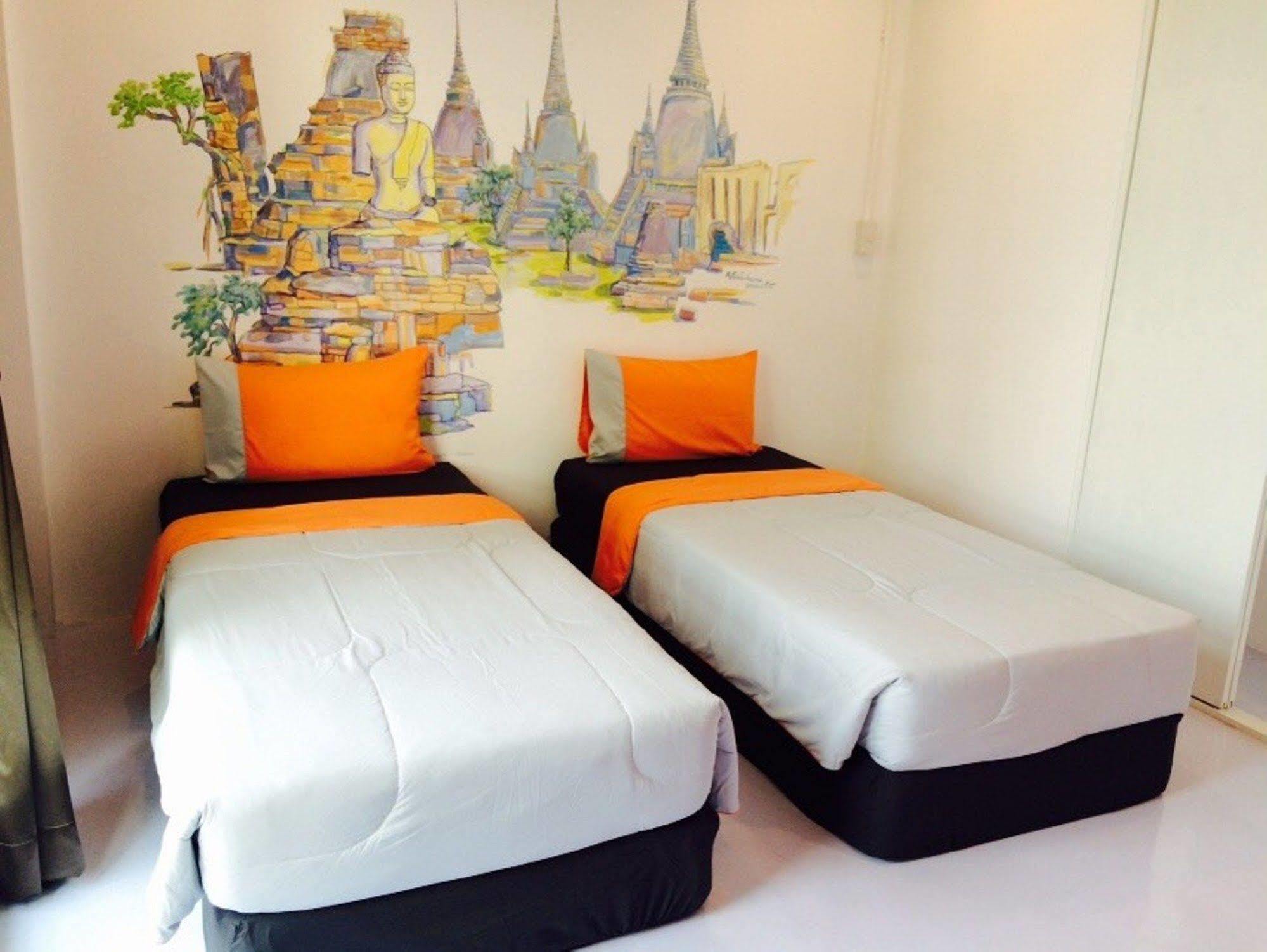 Chic Hostel Bangkok Exterior photo